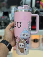 ماگ استنلی دسته دار(۱.۱۸ لیتر ) پک کادویی Quencher H2.O Tumbler طرح لبوبو - Image 2