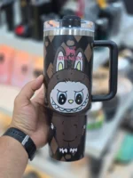 ماگ استنلی دسته دار(۱.۱۸ لیتر ) پک کادویی Quencher H2.O Tumbler طرح لبوبو - Image 6
