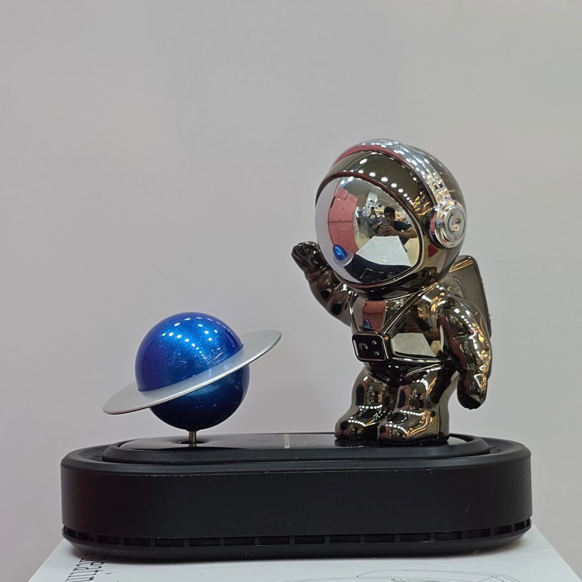 خوشبو کننده خودرو طرح فضانورد - Image 4